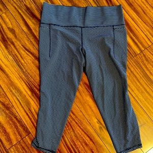 Athleta Salutation Stash Pocket Tight XL